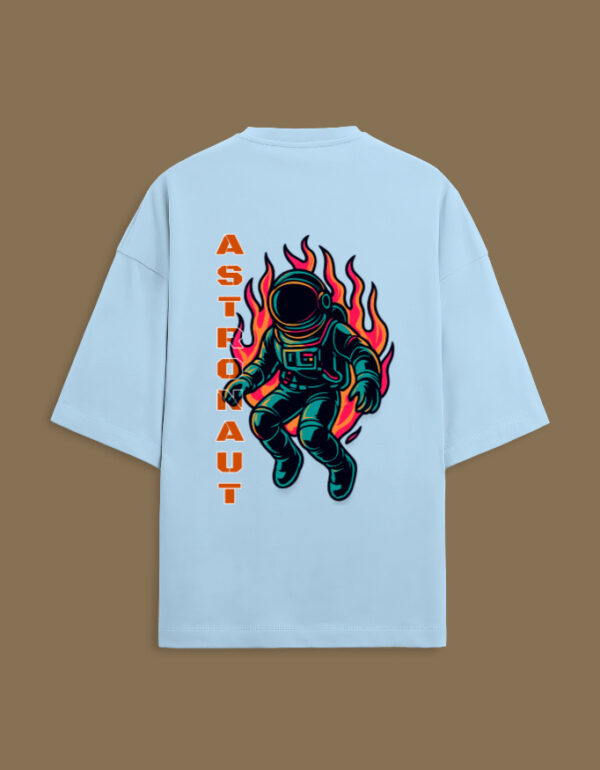 Trendy Oversized T-Shirt with Cool Astronaut Graphic Design