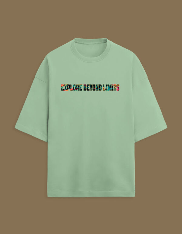 Trendy Oversized T-Shirt with Cool Astronaut Graphic Design