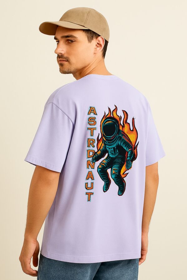 Trendy Oversized T-Shirt with Cool Astronaut Graphic Design